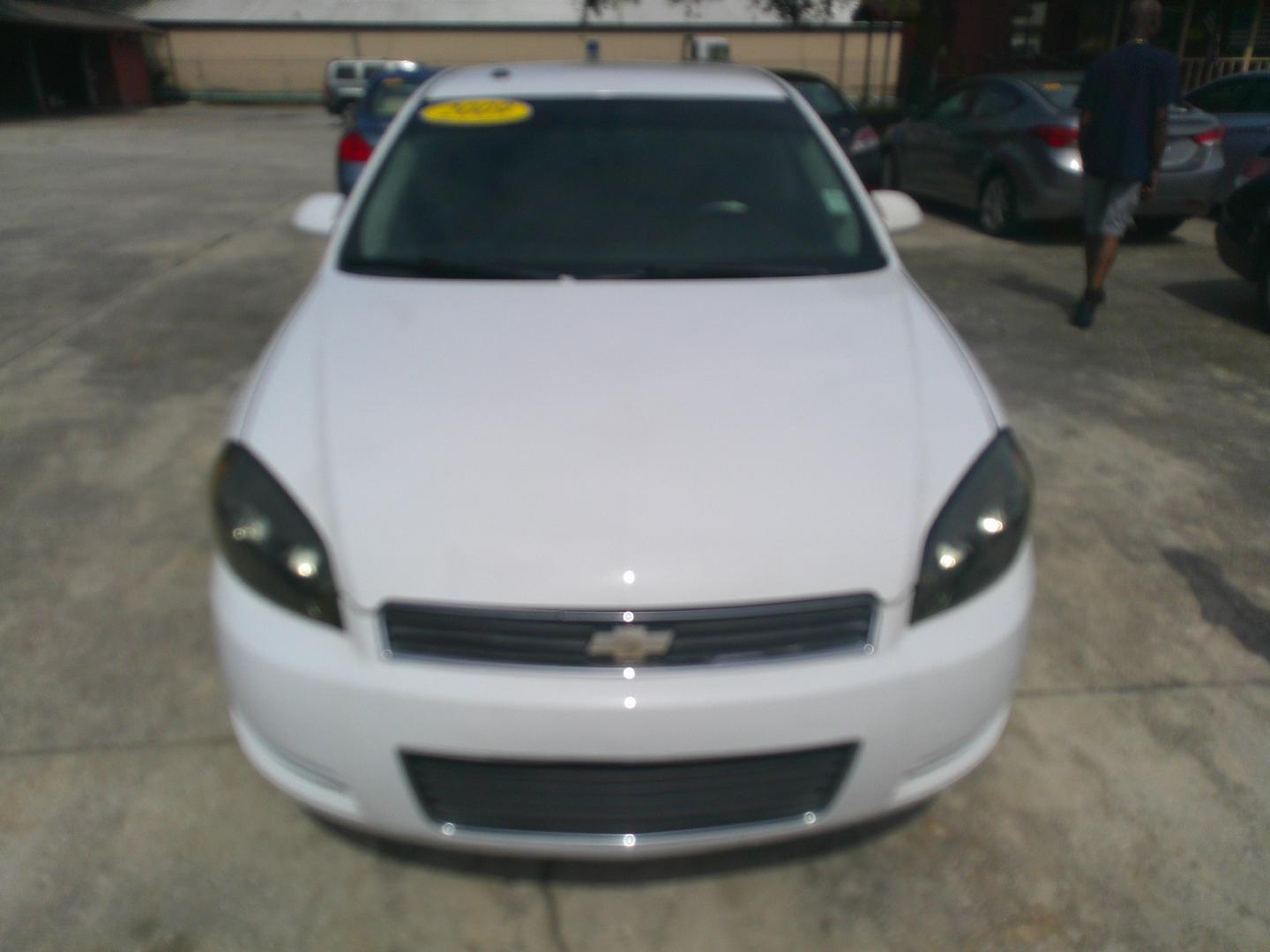 2009 WHITE CHEVROLET IMPALA POLICE (2G1WS57M291) , located at 1200 Cassat Avenue, Jacksonville, FL, 32205, (904) 695-1885, 30.302404, -81.731033 - Photo#0